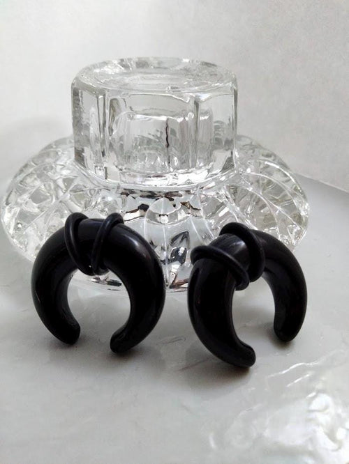 00G Black Glass Buffalo Pincher Ear Stretcher – U-Shape, Metal-Free, Sold as Pair