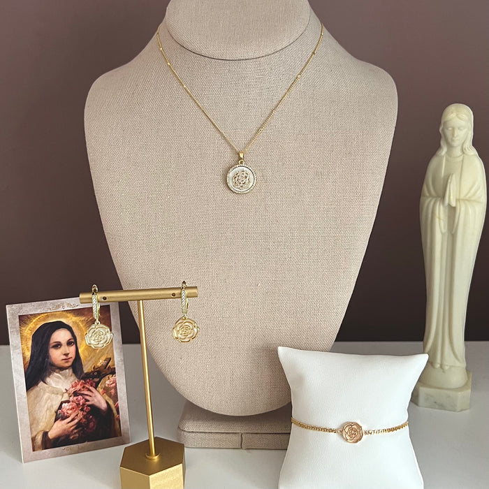 **CLEARANCE** The Petite Fleur Necklace
