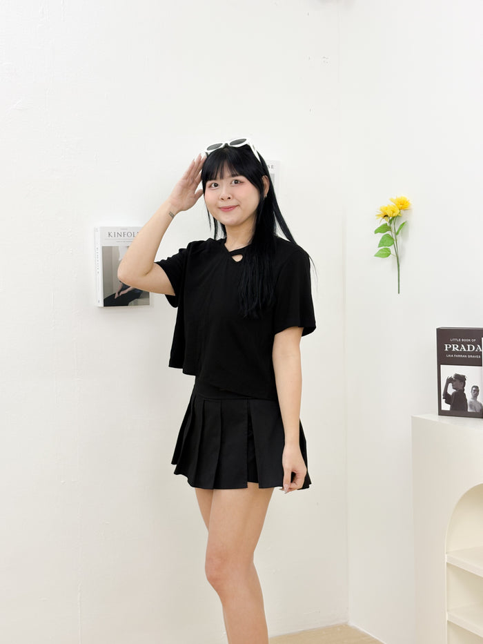 Basic Keyhole Top (Black)