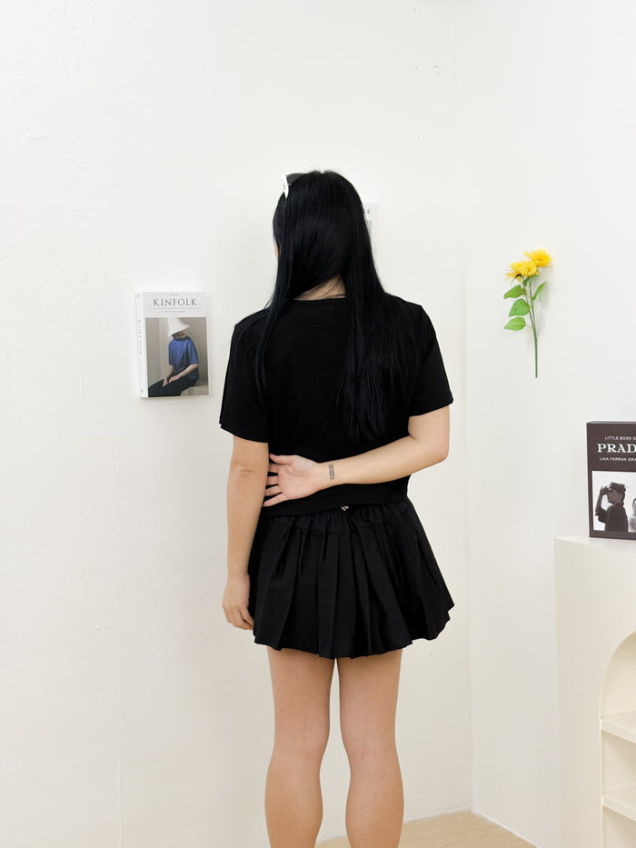 Basic Keyhole Top (Black)
