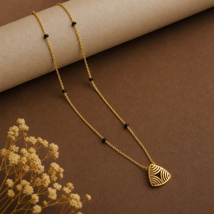 Blooming Triangle 9Kt Gold Mangalsutra
