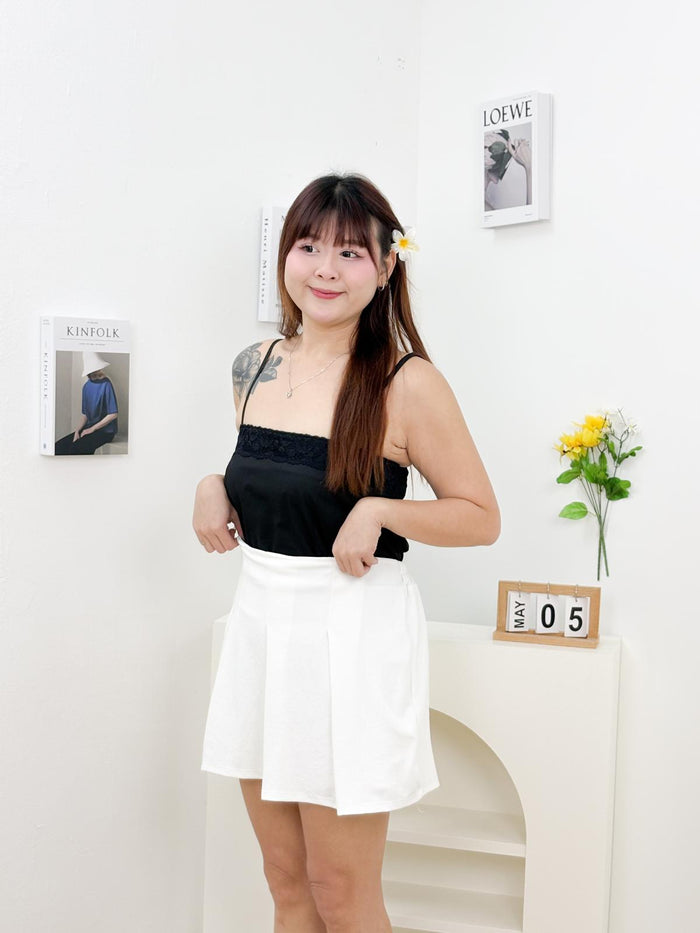 Bold Pleated Skorts (White)