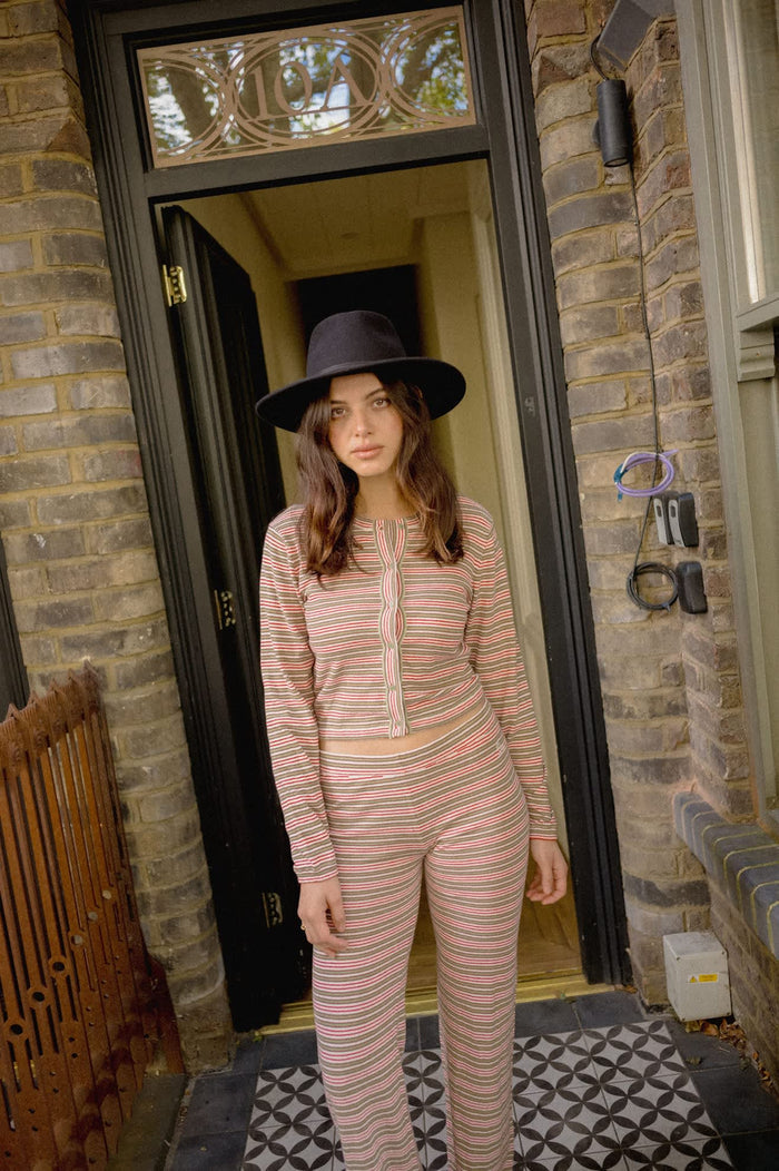 Women's Juniper Packable Hat in the color Black - Women's Lifestyle 2.0