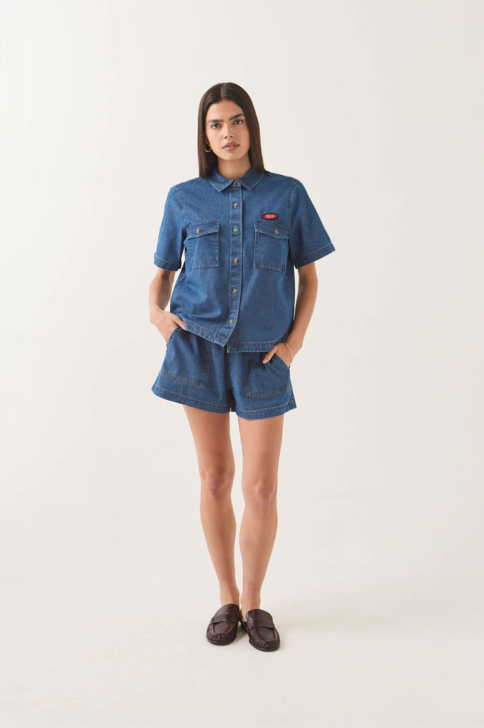 Women's Mechanics Women's Shirt in the color Medium Chambray - Women's Front Fit Image