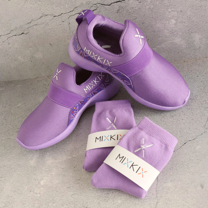 Toddler and kids shoe and sock gift card. Best matching set gift for active kids.