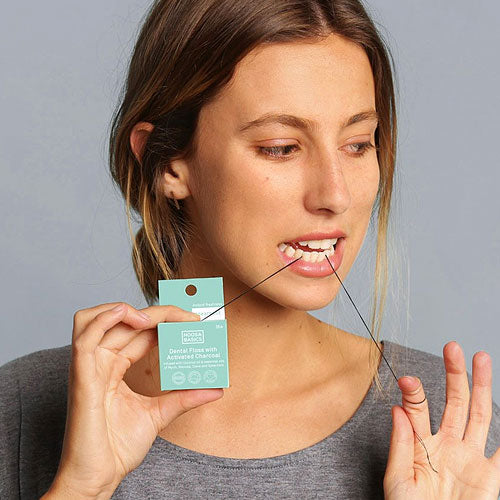 NOOSA BASICS Dental Floss with Bamboo Charcoal Cinnamon 35m - L'Organic