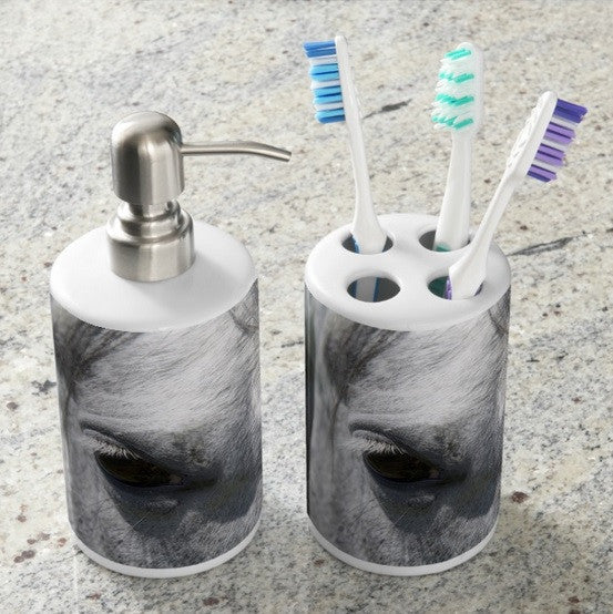 Ousted's Eye Bathroom Set