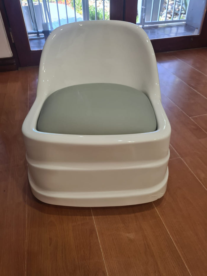 Pedi stool - DEMO (slight crack)
