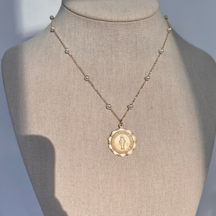 Scalloped Miraculous & Pearl Necklace