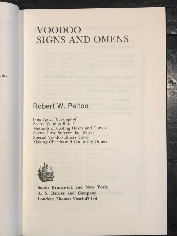 VOODOO SIGNS AND OMENS - ROBERT PELTON, 1st/1st 1974 - Witchcraft Hexes Spells